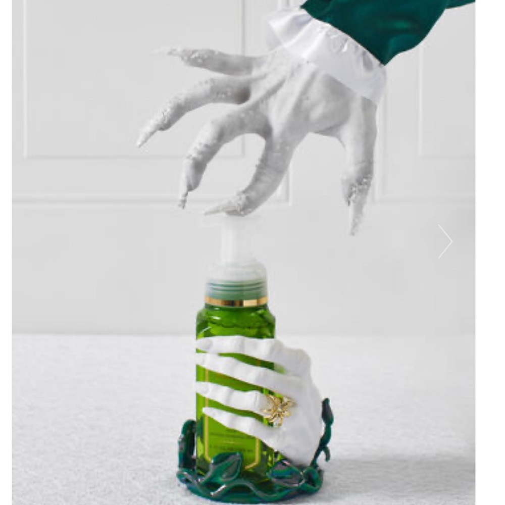 Bath and Body Works Halloween Witch Hand Ivy Spider Ring Hand Soap Holder 2022